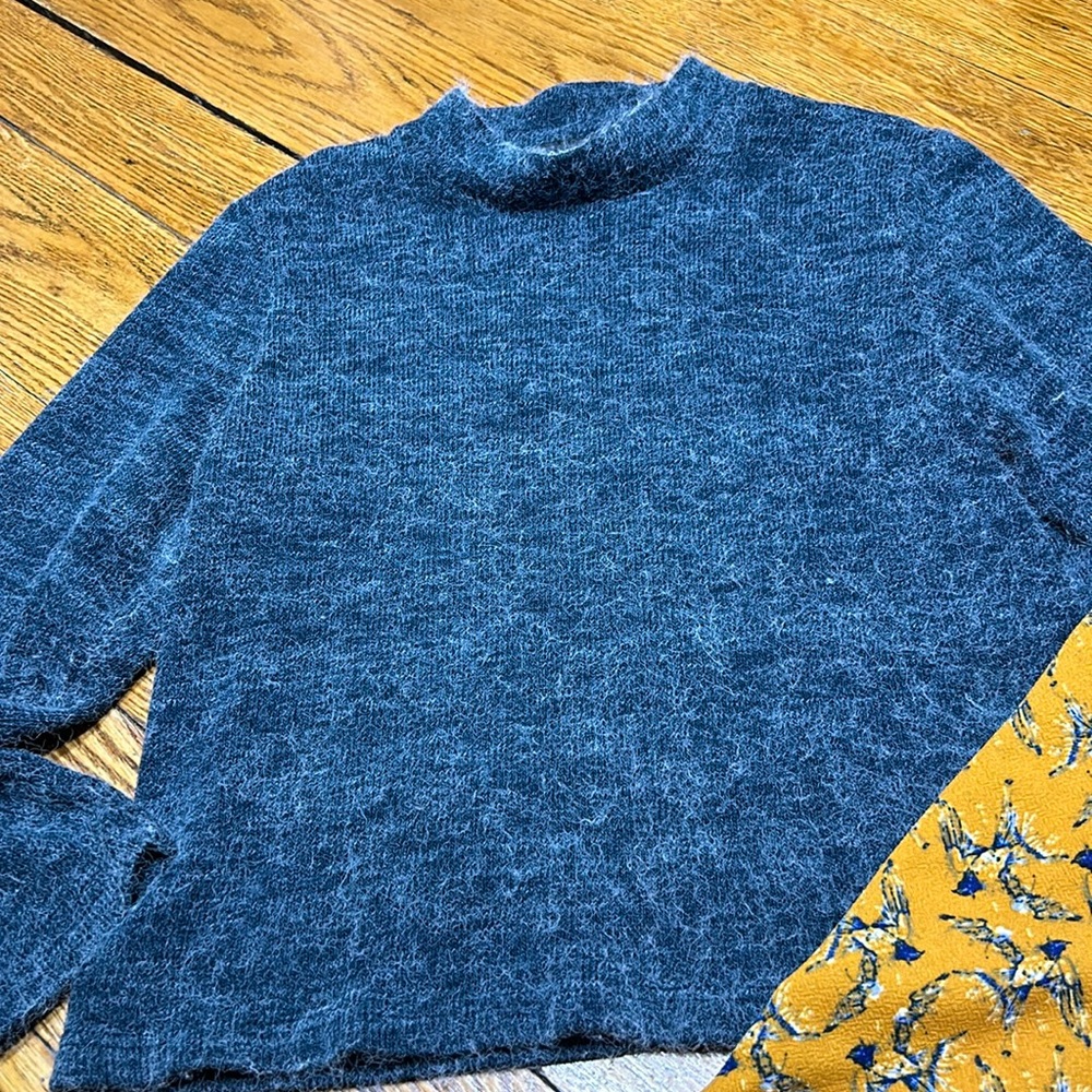 Lana Lee Canada blue knit sweater.  Fabric and size tag missing.  Size Medium.